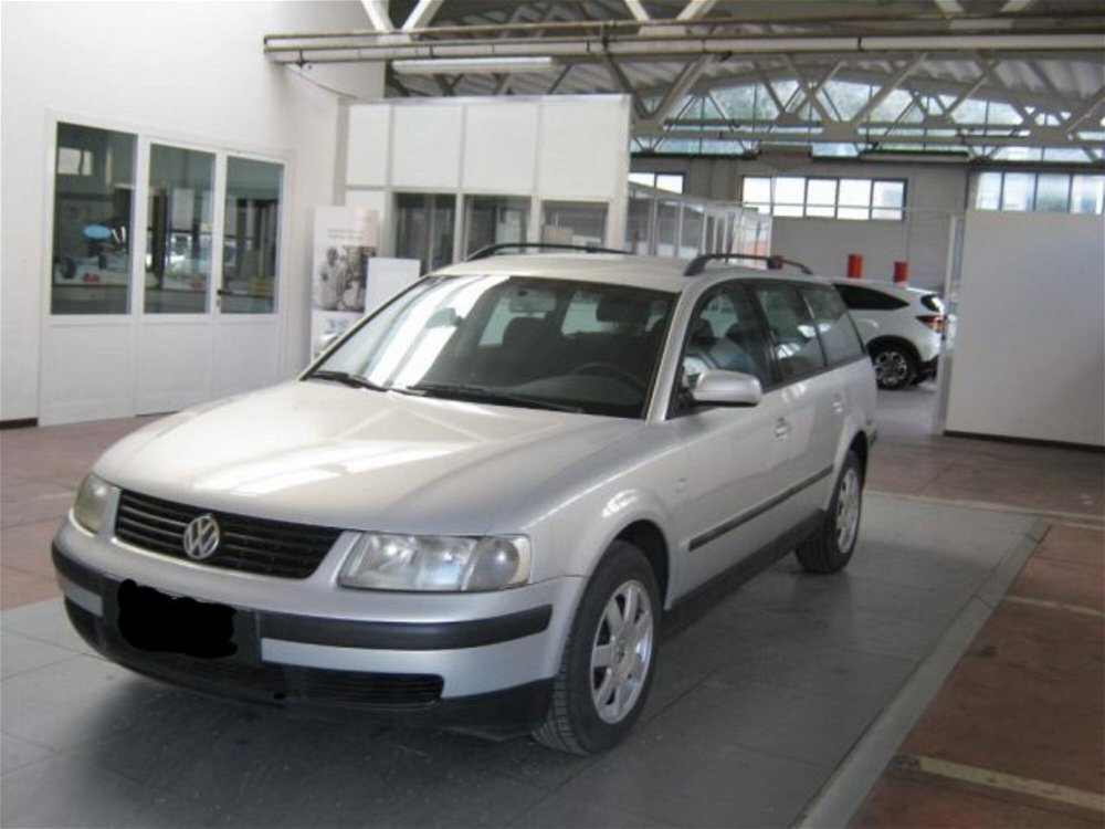 Volkswagen Passat Variant 1.9 TDI/115 CV cat C.line del 2000 usata a Ascoli Piceno (3)