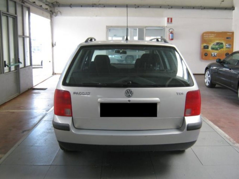 Volkswagen Passat Variant 1.9 TDI/115 CV cat C.line del 2000 usata a Ascoli Piceno (4)