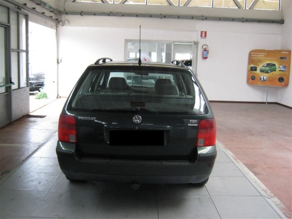 Volkswagen Passat Variant 1.9 TDI cat 4m. Comfortline del 1998 usata a Ascoli Piceno (4)