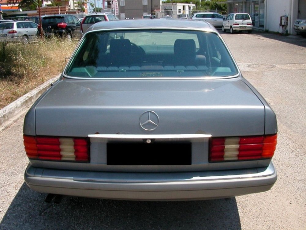 Mercedes-Benz 300 300 SE del 1988 usata a Ascoli Piceno (5)