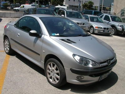 Peugeot 206 Cabrio 16V CC  del 2001 usata a Ascoli Piceno