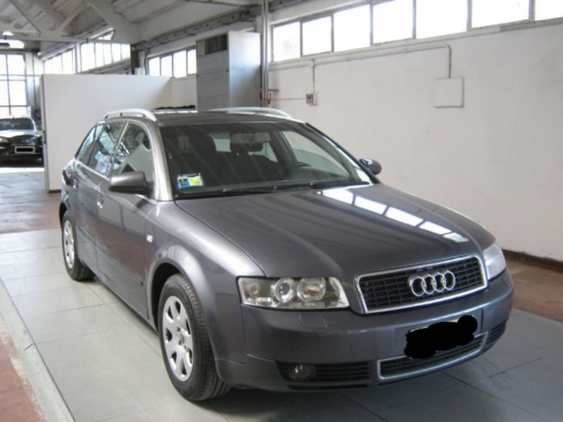 Audi A4 Avant 1.9 TDI/130 CV cat  del 2004 usata a Ascoli Piceno