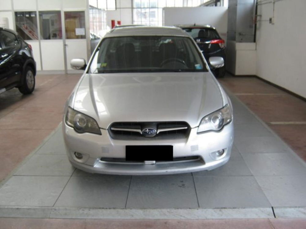 Subaru Legacy Station Wagon 2.0 16V TW GX XZ del 2005 usata a Ascoli Piceno (2)