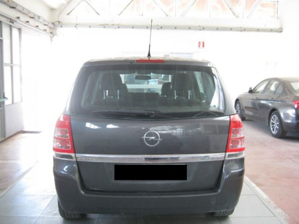 Opel Zafira 1.6 16V ecoM 150CV Turbo Cosmo  del 2010 usata a Ascoli Piceno (4)