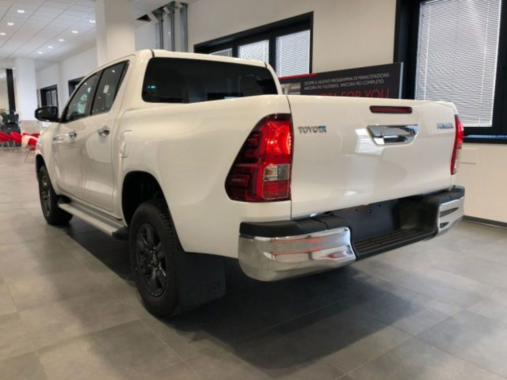 Toyota Hilux nuova a Cuneo (4)