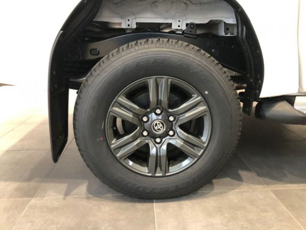 Toyota Hilux nuova a Cuneo (9)