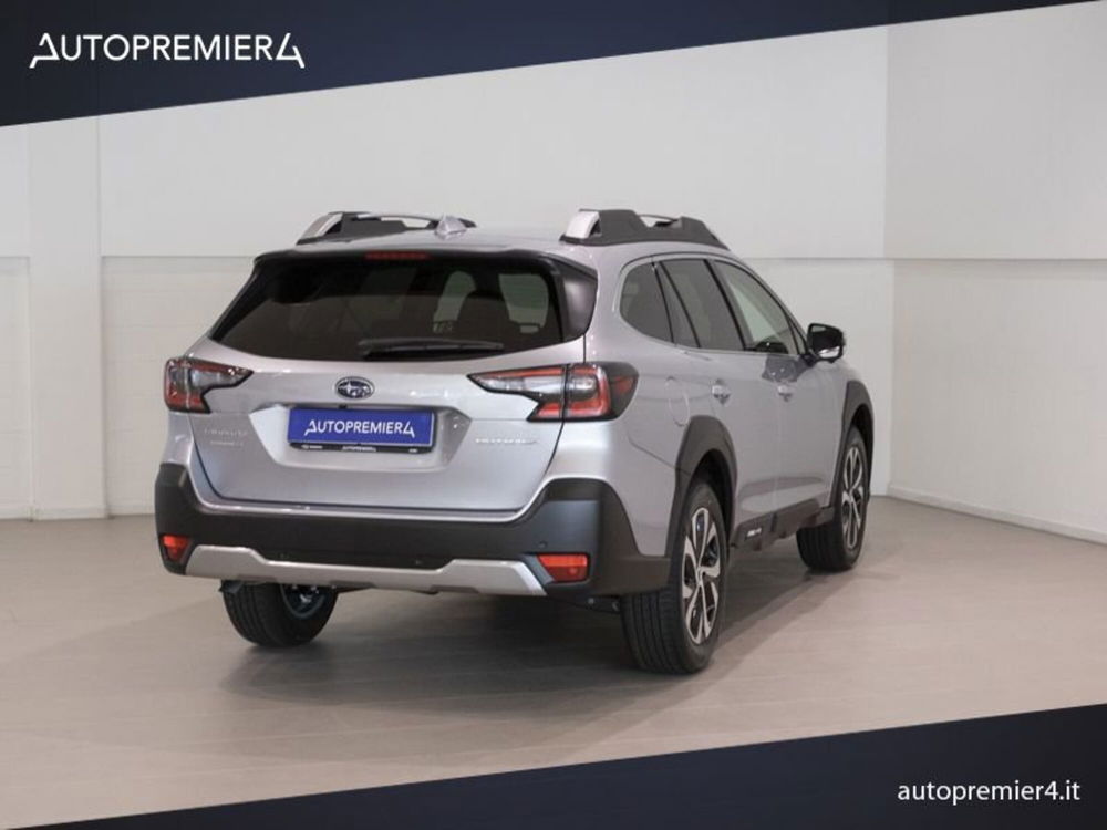 Subaru Outback nuova a Como (12)