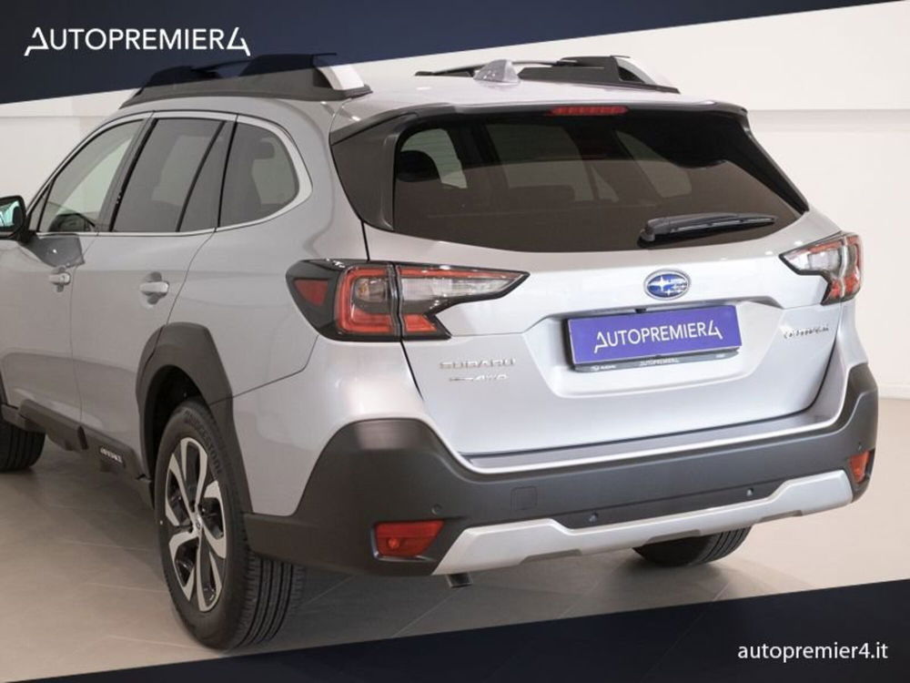 Subaru Outback nuova a Como (15)