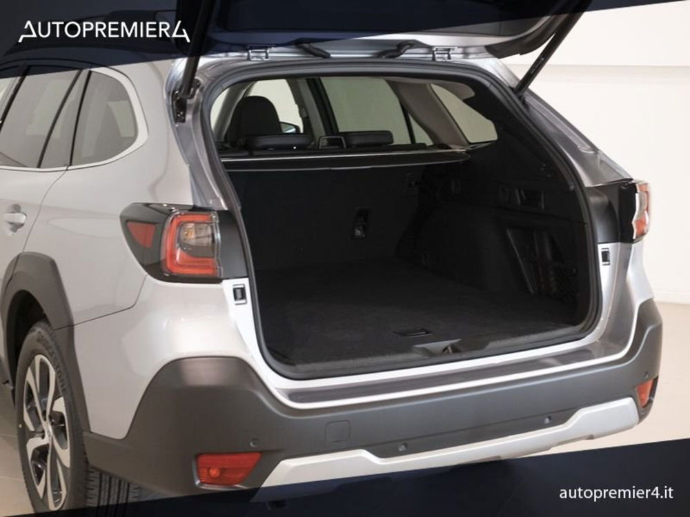 Subaru Outback nuova a Como (16)