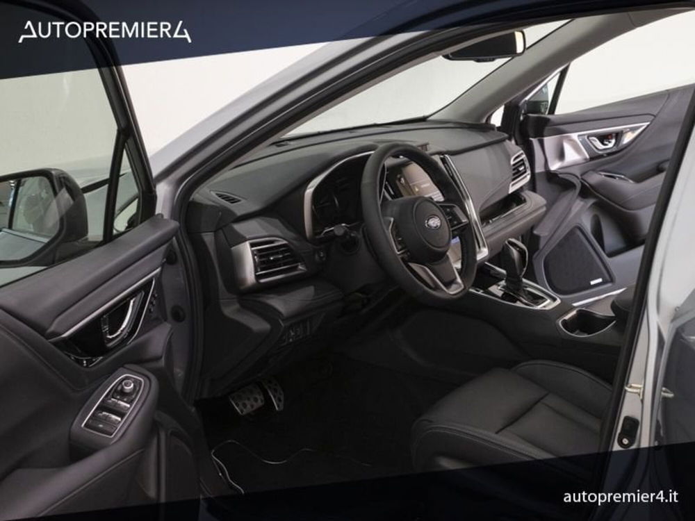 Subaru Outback nuova a Como (17)