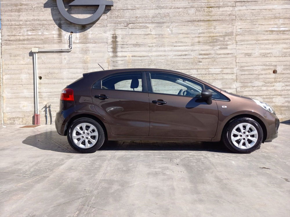 Kia Rio usata a Salerno (3)