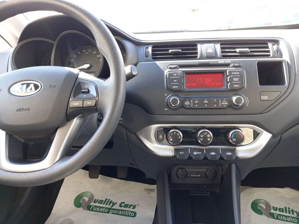 Kia Rio usata a Salerno (6)