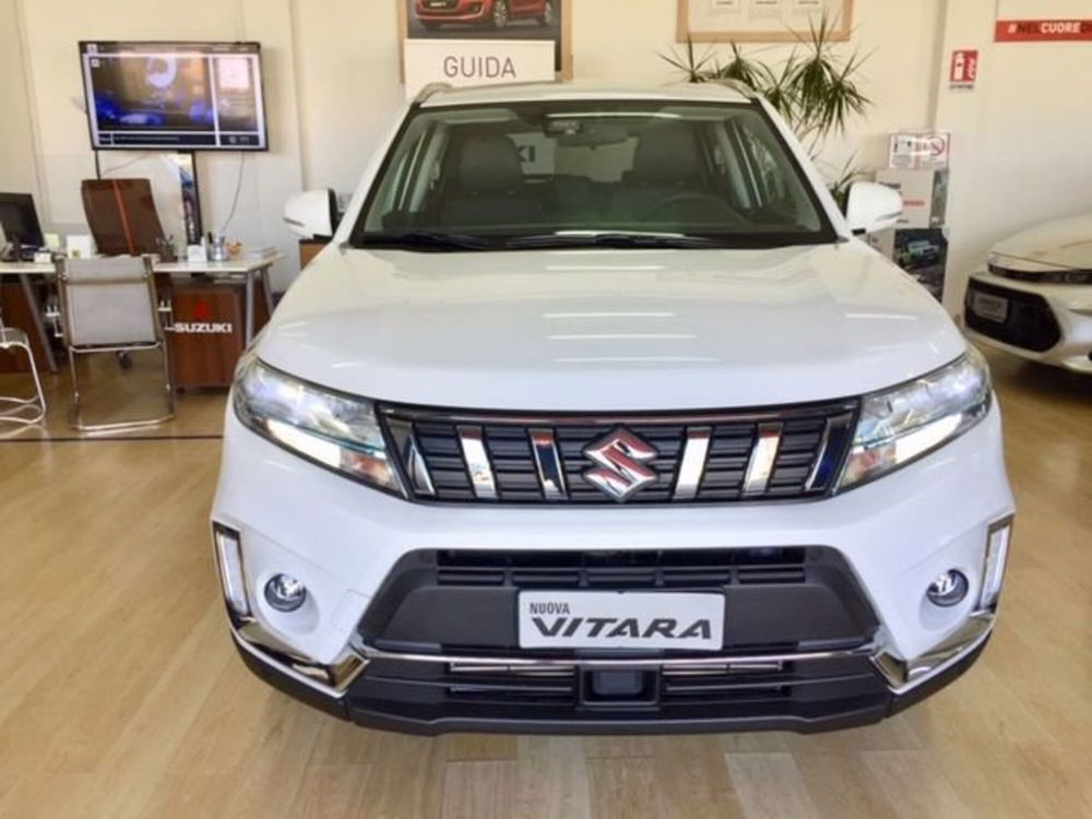 Suzuki Vitara 1.4h Top 2wd nuova a Bari (2)