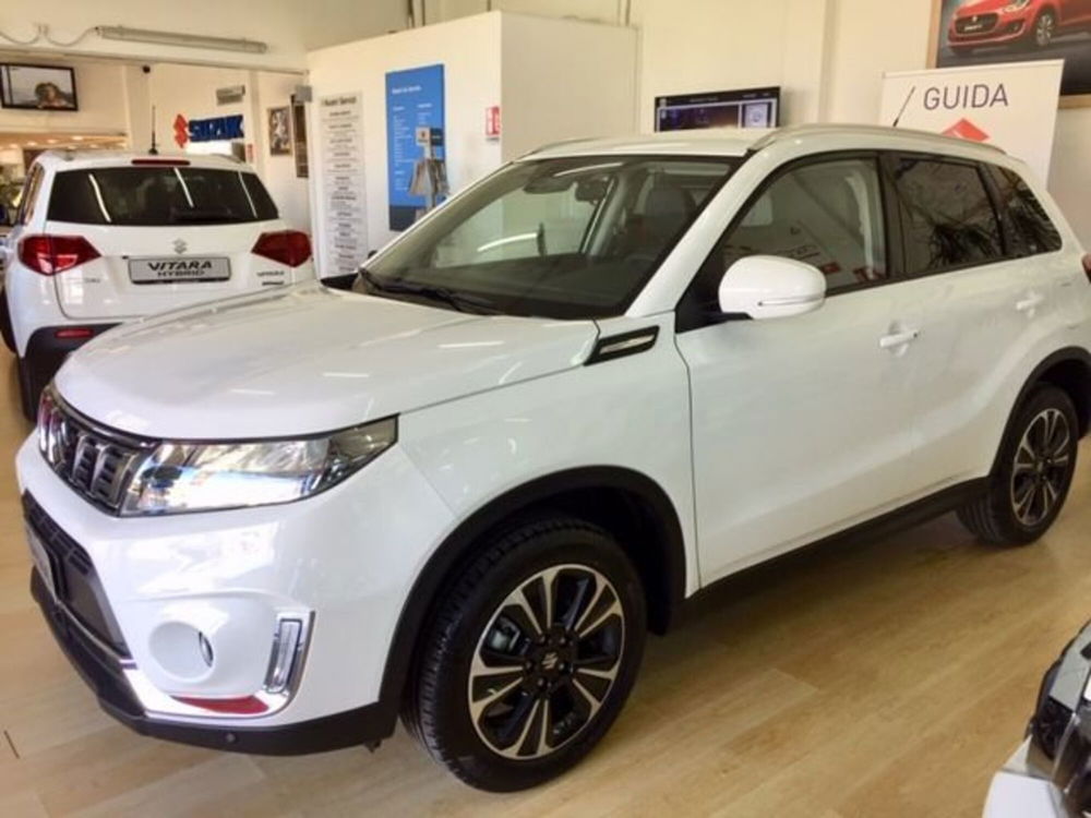 Suzuki Vitara 1.4h Top 2wd nuova a Bari (5)