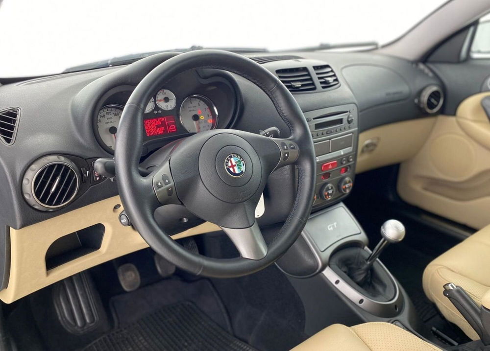 Alfa Romeo GT usata a Perugia (18)