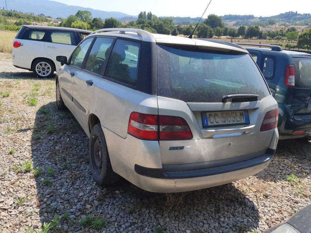 Fiat Stilo Station Wagon 1.9 JTD (80CV) Multi Wagon Actual Van  del 2003 usata a Terranuova Bracciolini (2)