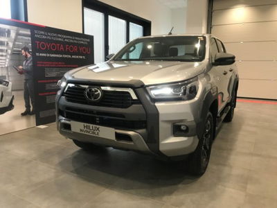 Toyota Hilux 2.8 D A/T 4WD porte Double Cab Invincible nuova a Cuneo