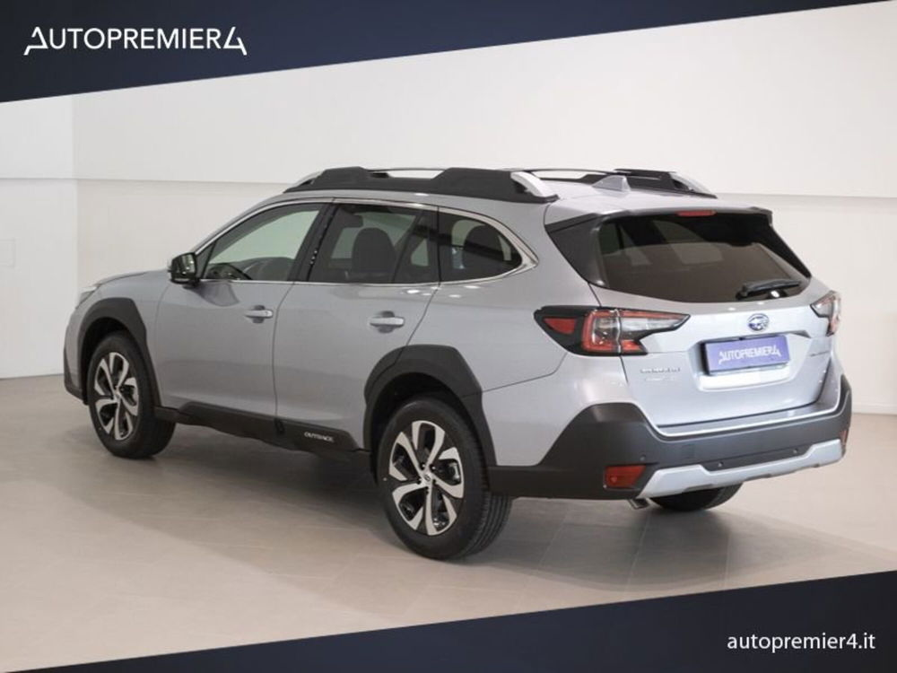 Subaru Outback nuova a Como (14)