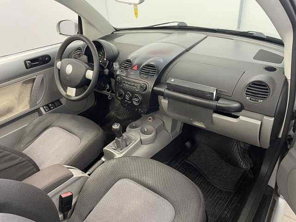 Volkswagen New Beetle Cabrio usata a Napoli (7)