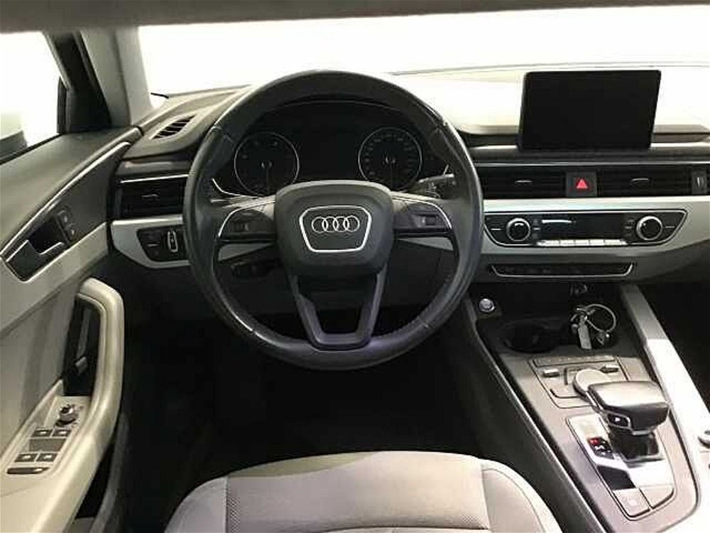 Audi A4 Avant 2.0 TDI 190 CV quattro S tronic Business  del 2018 usata a Lucca (3)