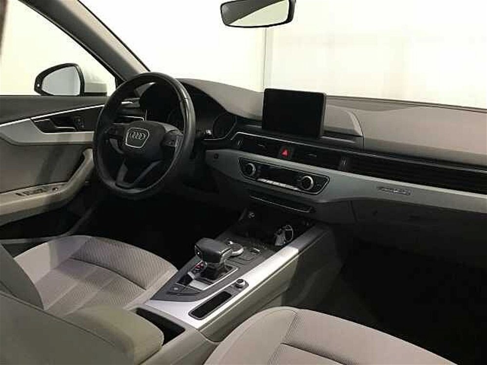 Audi A4 Avant 2.0 TDI 190 CV quattro S tronic Business  del 2018 usata a Lucca (4)