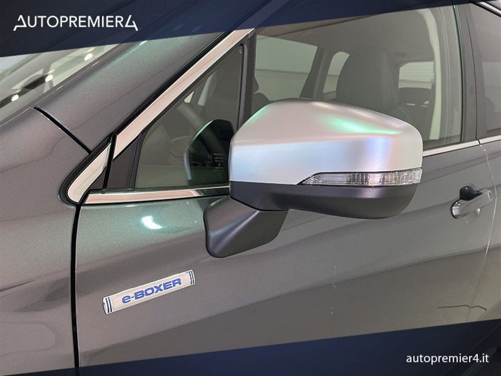 Subaru Forester 2.0i e-boxer Style lineartronic nuova a Como (5)