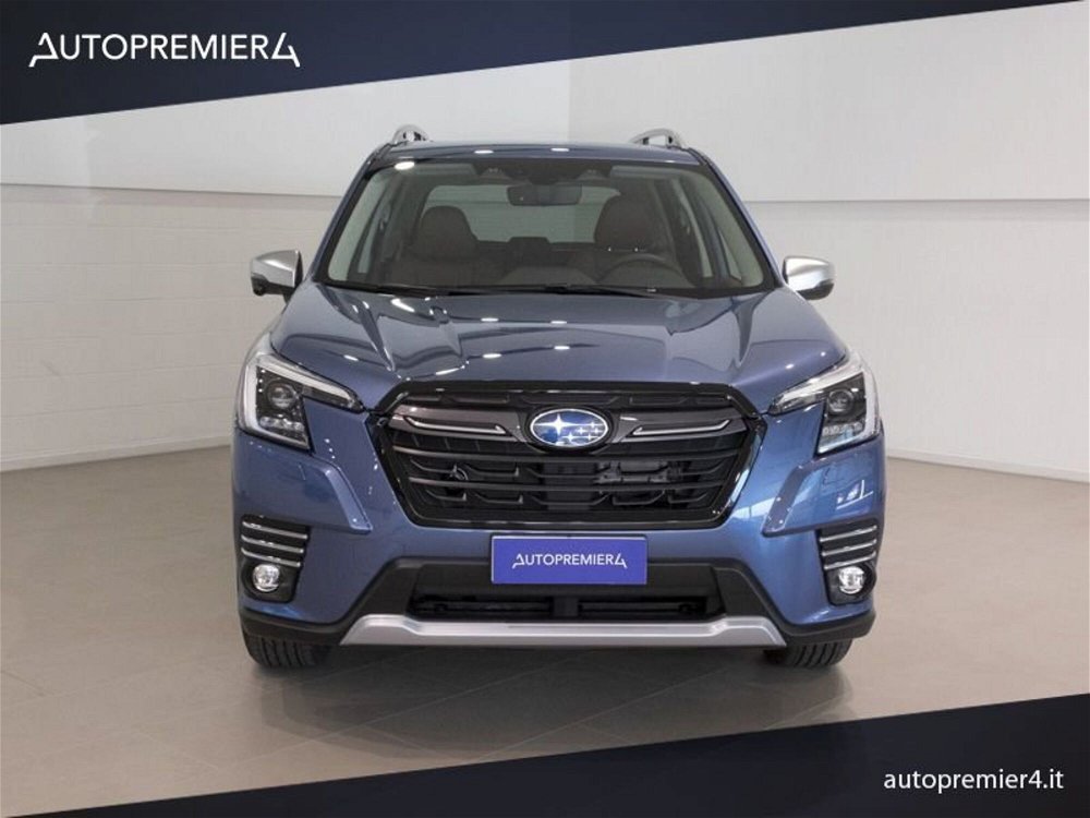 Subaru Forester 2.0i e-boxer Premium lineartronic nuova a Como (3)