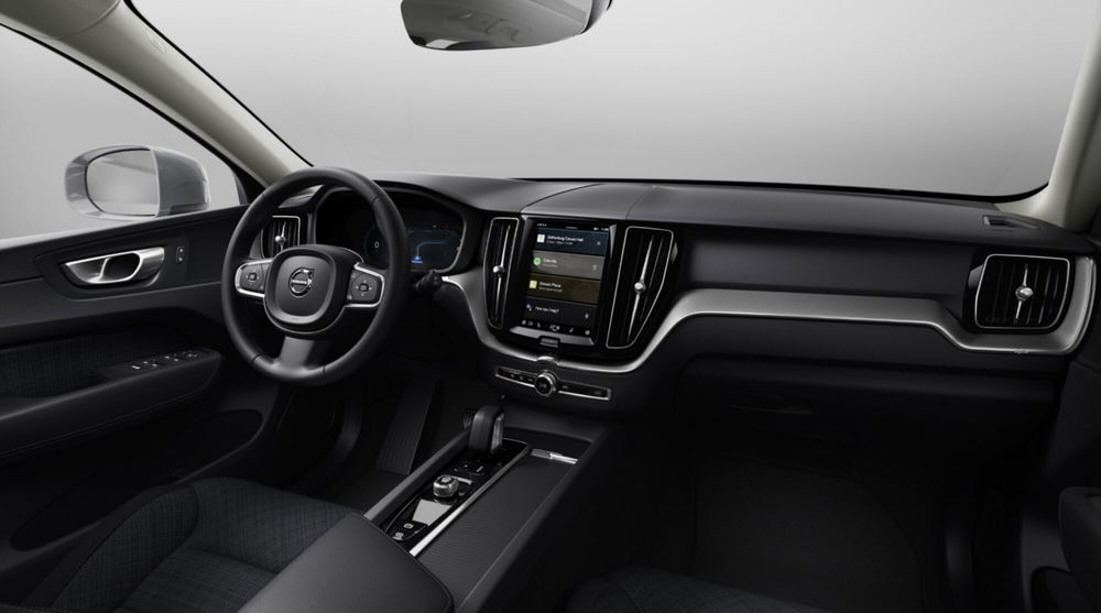 Volvo XC60 nuova a Como (6)