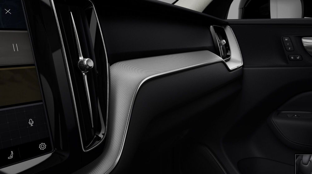 Volvo XC60 nuova a Como (8)