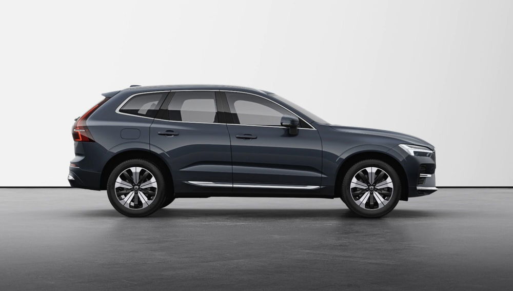 Volvo XC60 T6 Recharge AWD Plug-in Hybrid automatico Plus Bright nuova a Como (2)