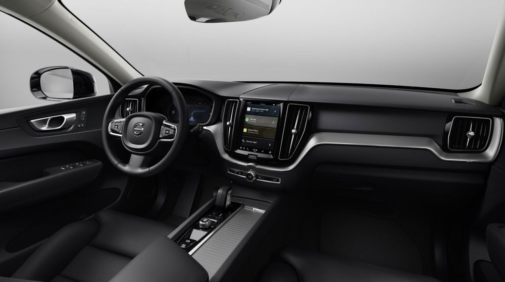 Volvo XC60 nuova a Como (6)