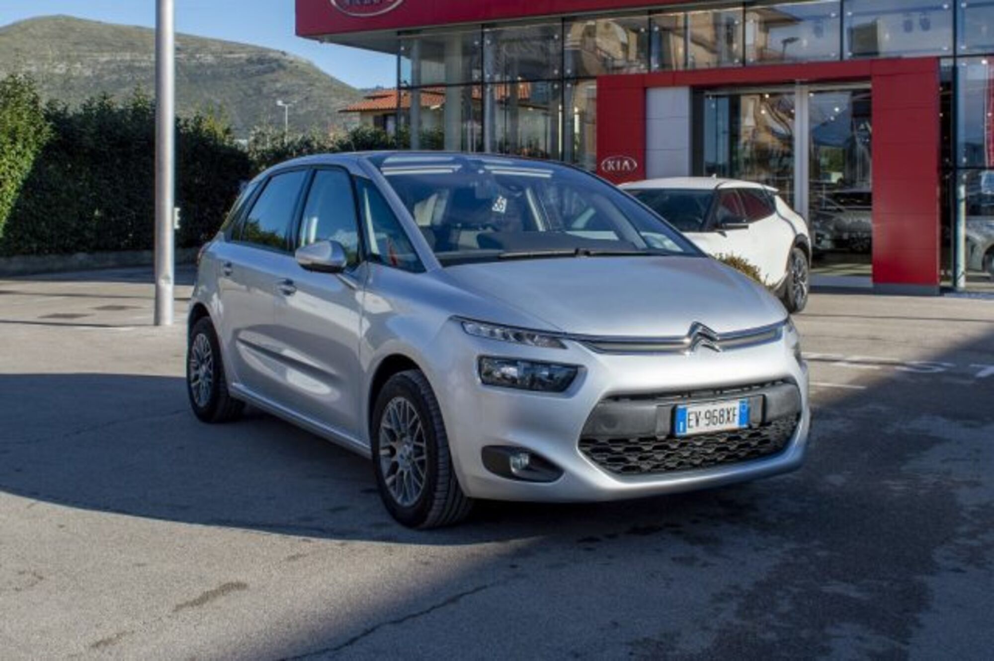 Citroen Grand C4 Picasso 1.6 e-HDi 115 Business  del 2014 usata a Fondi