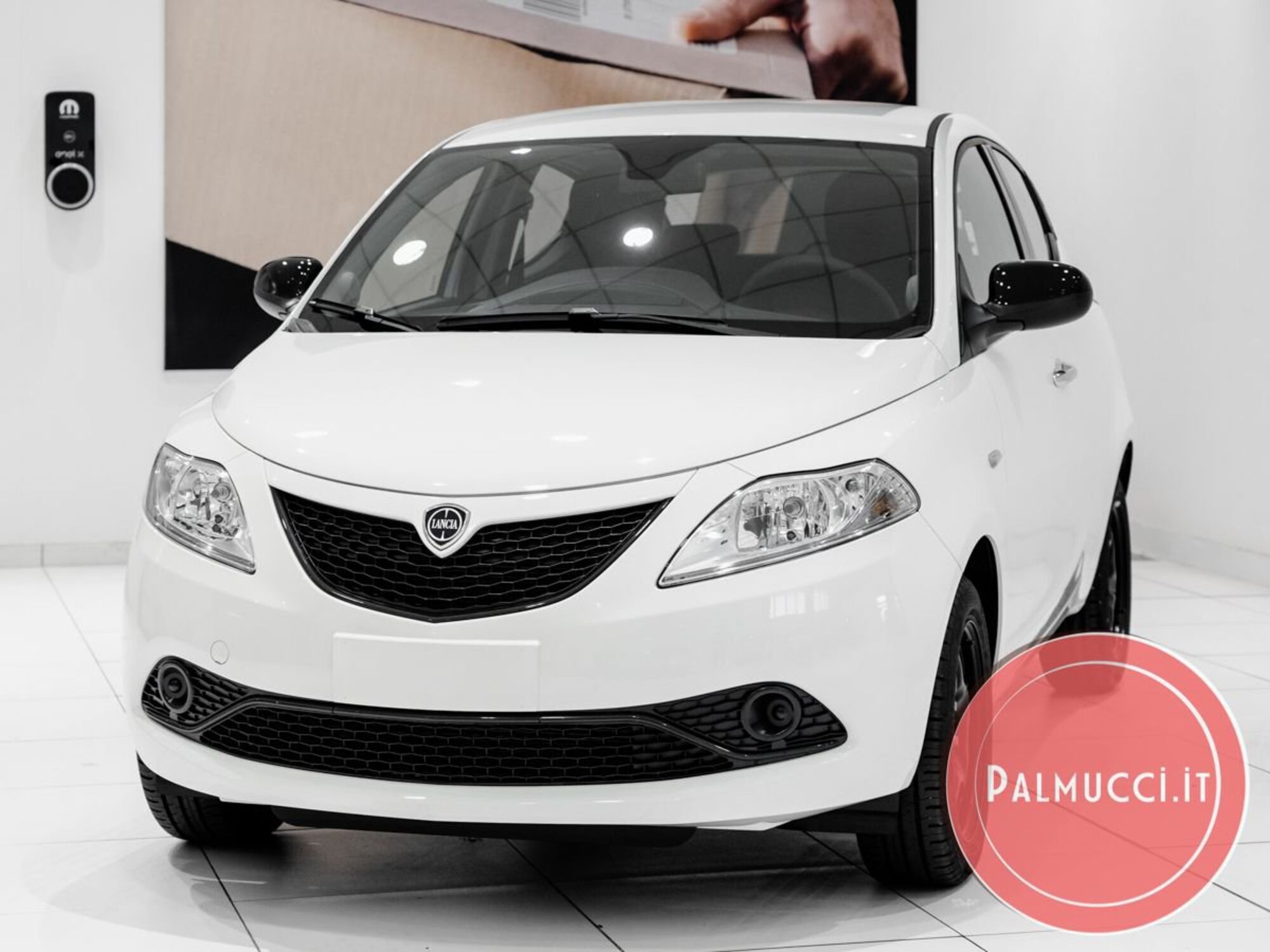 Lancia Ypsilon 1.0 FireFly 5 porte S&amp;S Hybrid Ecochic Silver  nuova a Prato