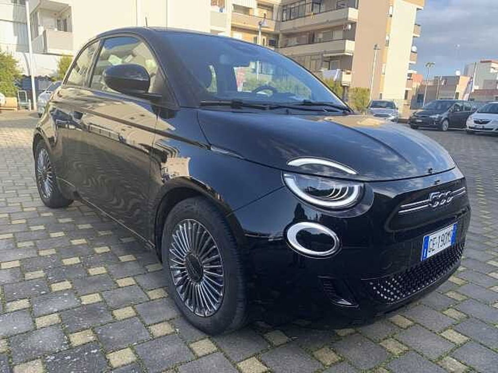 Fiat 500e usata a Bari (4)