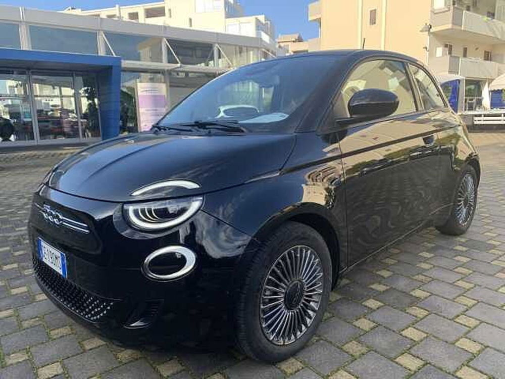 Fiat 500e usata a Bari (5)