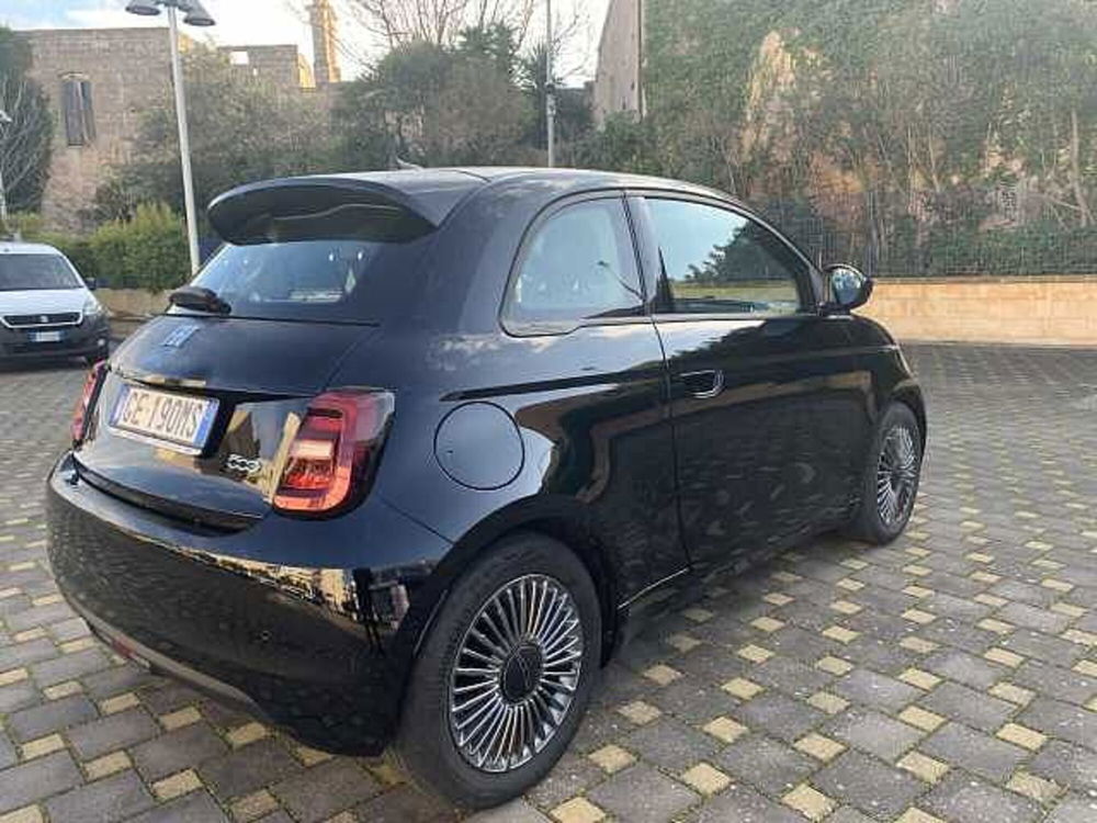 Fiat 500e usata a Bari (9)