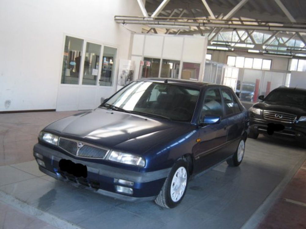 Lancia Delta usata a Ascoli Piceno (3)