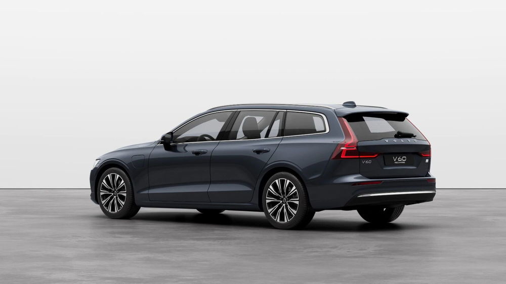 Volvo V60 T6 Recharge AWD Plug-in Hybrid aut. Plus Bright nuova a Como (5)