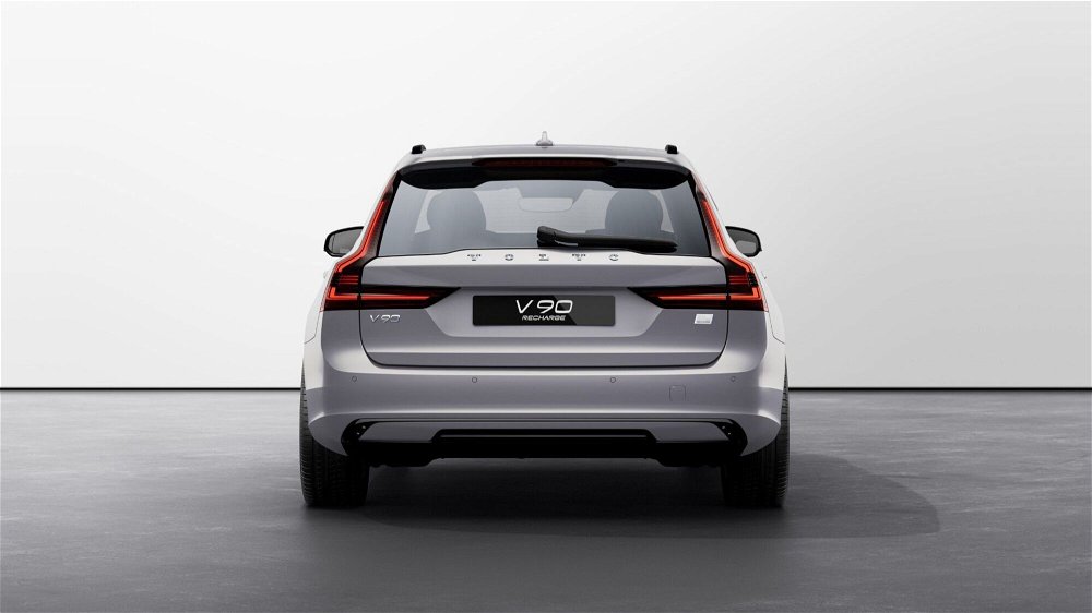 Volvo V90 T6 Recharge AWD Plug-in Hybrid aut. Plus Dark nuova a Como (4)