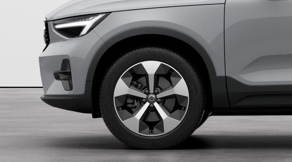 Volvo XC40 nuova a Como (6)