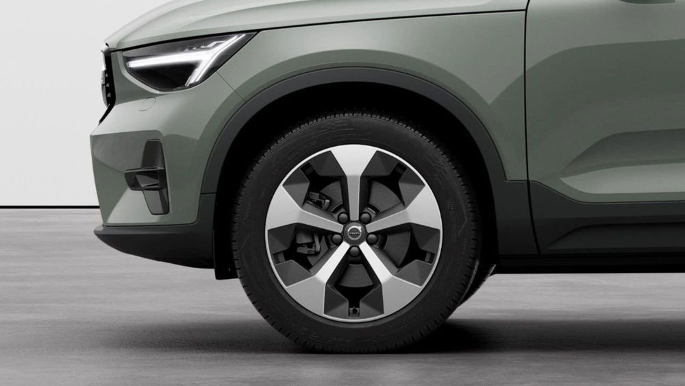 Volvo XC40 nuova a Como (6)