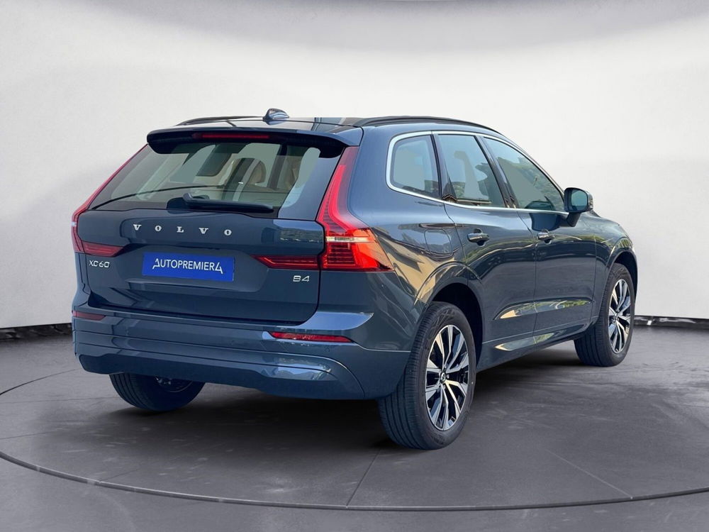 Volvo XC60 nuova a Como (4)