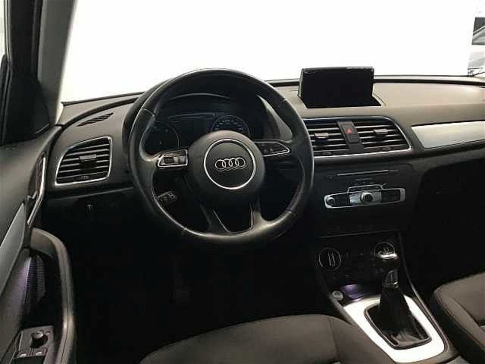Audi Q3 2.0 TDI 120 CV Business  del 2016 usata a Lucca (3)