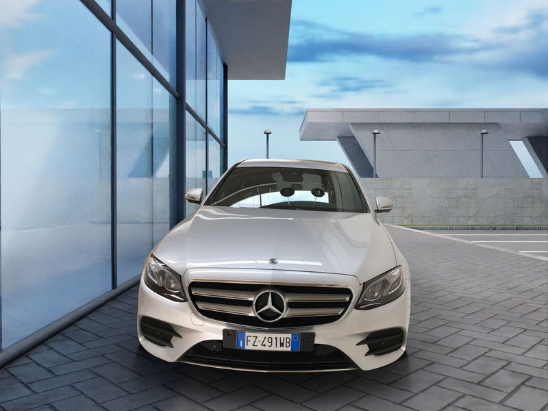 Mercedes-Benz Classe E 300 de Auto EQ-Power Premium  del 2020 usata a Rende