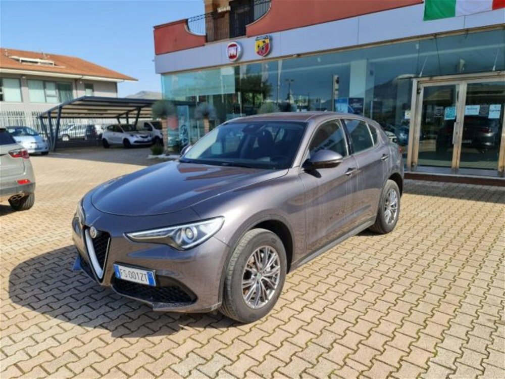 Alfa Romeo Stelvio Stelvio 2.2 Turbodiesel 190 CV AT8 RWD Business  del 2018 usata a San Giorgio a Liri (2)