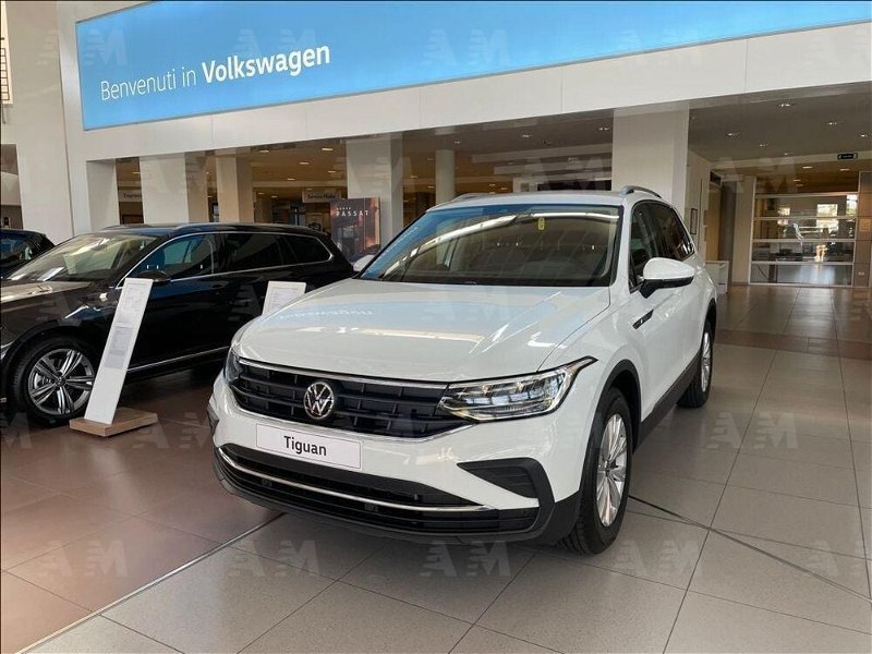 Volkswagen Tiguan 1.5 TSI 150 CV DSG ACT Life nuova a Villorba
