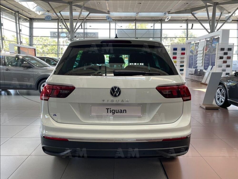 Volkswagen Tiguan 1.5 TSI 150 CV DSG ACT Life nuova a Villorba (4)