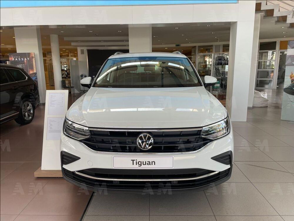 Volkswagen Tiguan 1.5 TSI 150 CV DSG ACT Life nuova a Villorba (5)