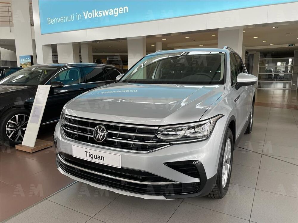 Volkswagen Tiguan 1.5 TSI 150 CV DSG ACT Elegance nuova a Villorba