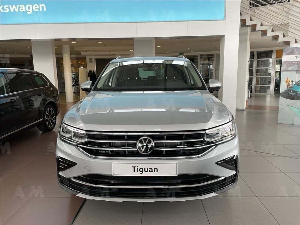 Volkswagen Tiguan 1.5 TSI 150 CV DSG ACT Elegance nuova a Villorba (5)